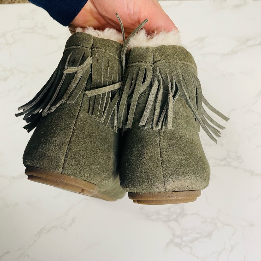 EMU Australia Green Cayote Sheepskin Suede Fringe Mini Boots | Size 8 - Picture 10 of 11